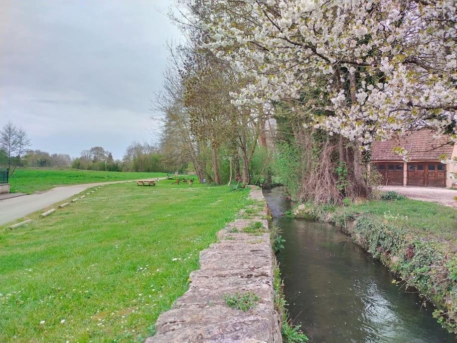 Gite La Vie Au Vert Spacieux Et Autonome Malay-le-Grand Экстерьер фото